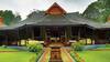 Thekkady Lake Palace: காட்டின் மையத்தில் ராஜாவை போல வாழலாம்.. ஆச்சரியம் தரும் ராஜ அரண்மனை..!
