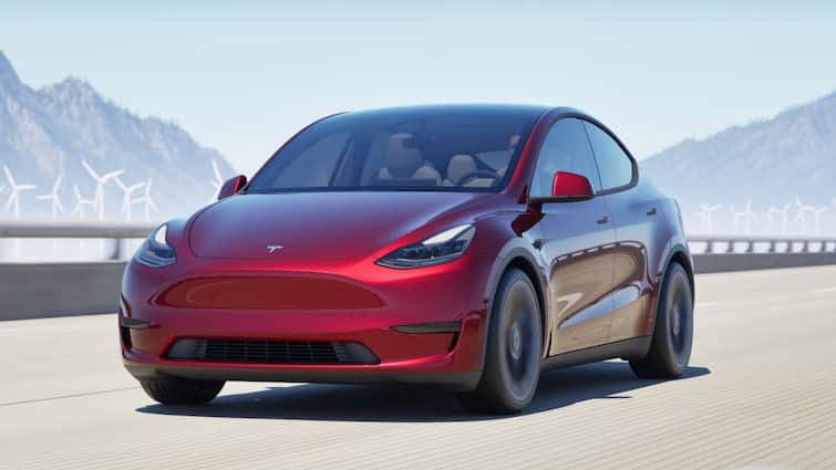 Elon Musk Tesla Electric Vehicle 21 Lakh Rupees April 2025 Car Launching India Company First Car कीमत 21 लाख से भी कम! अप्रैल में Tesla भारत में लॉन्च कर सकती है पहली इलेक्ट्रिक कार