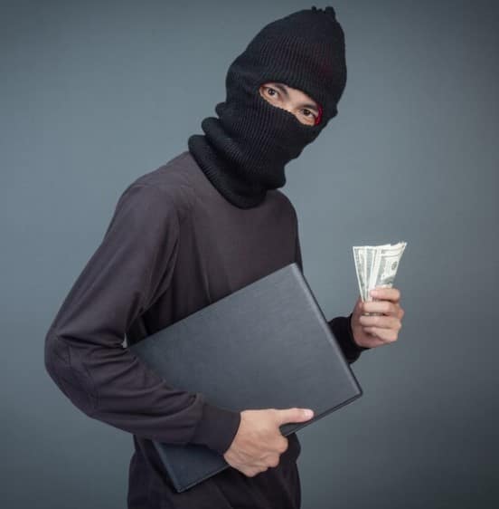 ਇੱਕ ਵਾਰੀ OTP ਮਿਲ ਜਾਣ ਤੋਂ ਬਾਅਦ ਉਹਨਾਂ ਨੂੰ ਕਿਸੇ ਹੋਰ ਅਧਿਕਾਰ ਦੀ ਲੋੜ ਨਹੀਂ ਹੁੰਦੀ ਅਤੇ ਬੈਂਕ ਅਕਾਊਂਟ ਖਾਲੀ ਕਰ ਦਿੱਤਾ ਜਾਂਦਾ ਹੈ।