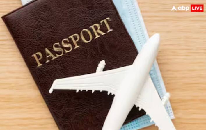 ਪਾਸਪੋਰਟ ਕਾਗਜ਼ ਦੇ ਕੁਝ ਹਿੱਸਿਆਂ ਨੂੰ ਹਲਕਾ ਅਤੇ ਪਤਲਾ ਬਣਾਇਆ ਜਾਂਦਾ ਹੈ। ਪਾਸਪੋਰਟ ਵਿੱਚ ਫੋਟੋ ਲਈ ਵਰਤੇ ਗਏ ਕਾਗਜ਼ ਦਾ ਰੰਗ ਚਮਕਦਾਰ ਜਾਂ ਮੈਟ ਫਿਨਿਸ਼ ਵਾਲਾ ਹੁੰਦਾ ਹੈ। ਇਸ ਦਾ ਭਾਰ ਲਗਭਗ 200 GSM ਹੁੰਦਾ ਹੈ।