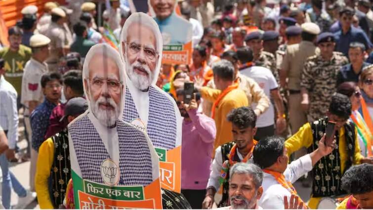 Delhi this female mla is likely to be delhi cm as bjp filters three names detail in tamil Delhi CM: நாளை காலை 11 மணி..! டெல்லி முதலமைச்சர், ரேகா குப்தா பதவியேற்பு? பாஜக அதிரடி முடிவு