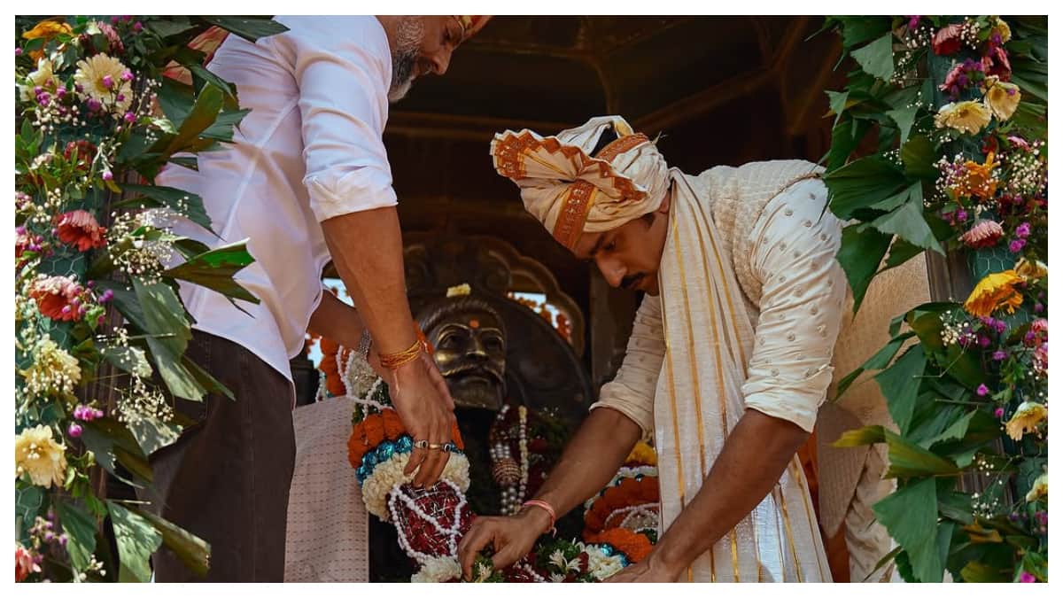 Amid Chhaava Success, Vicky Kaushal Pays Respect At The Raigad Fort On Chhatrapati Shivaji Jayanti. Pics
