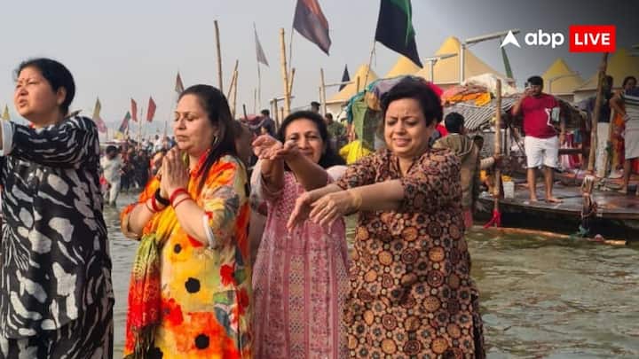 मुख्तार अब्बास नकवी की पत्नी सीमा नकवी ने इस मौके पर कहा कि महाकुंभ पहुंचकर और आस्था की डुबकी लगाकर उन्हें और उनके परिवार को दिव्य अनुभूति हुई है.