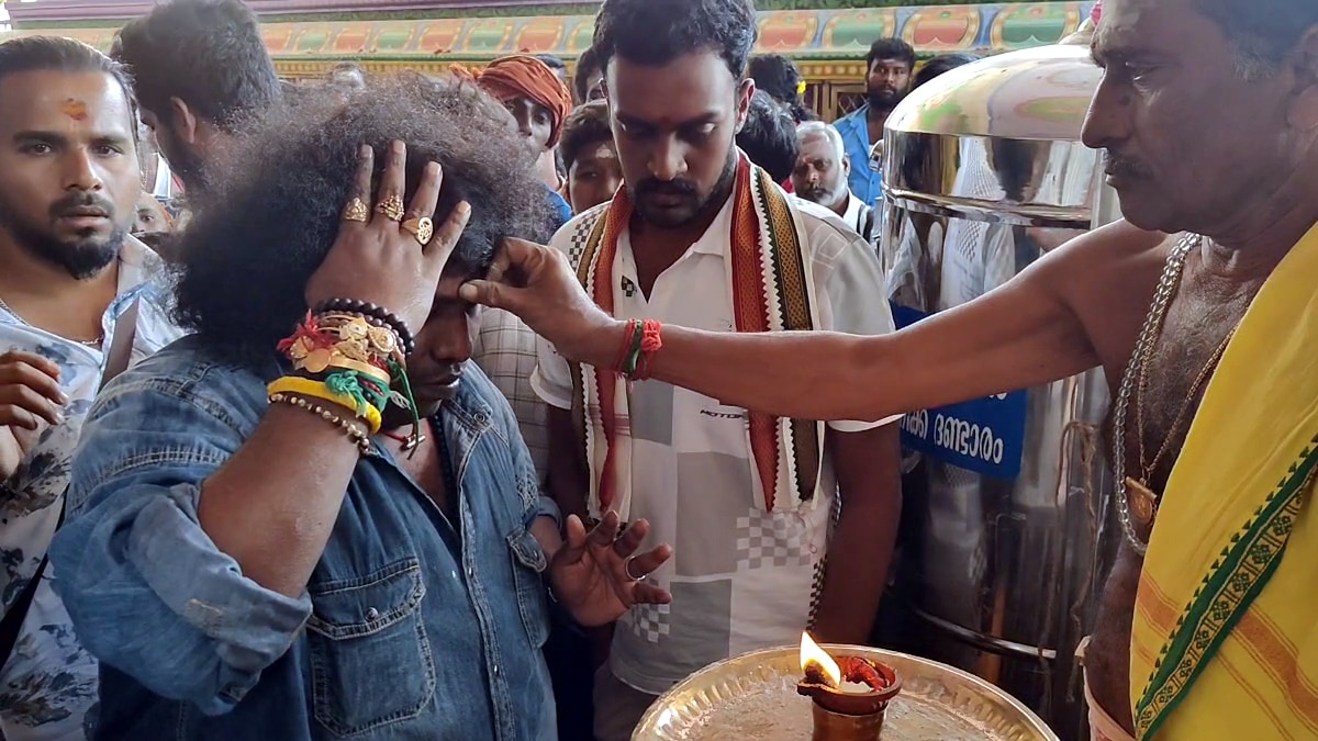 பழனி முருகன் கோவிலில் நடிகர் யோகி பாபுசாமி தரிசனம்  - பக்தர்கள் கூடியதால் பரபரப்பு