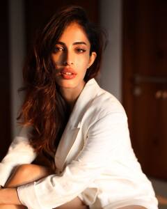 कौन हैं Prateik Babbar की पत्नी प्रिया बनर्जी? जिनके घर में आते ही बब्बर फैमिली में हो रही है तू-तू मैं-मैं