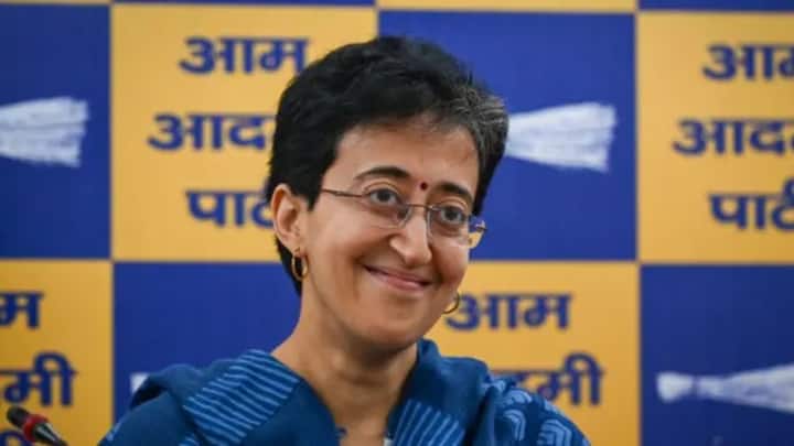 अरविंद केजरीवाल के इस्तीफे के बाद आम आदमी पार्टी ने  आतिशी  को दिल्ली का मुख्यमंत्री बनाया था. उनका कार्यकाल 21 सितंबर 2024 से 9 फरवरी 2025 तक था.