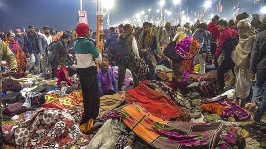 अचानक घडलेल्या या दुर्घटनांमध्ये अनेक नागरिकांनी जीव गमावल्याचं समोर आलं आहे. नेमकं याच मुद्द्यावर स्वरा भास्करनं बोट ठेवलं आहे.