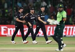 Photos: शर्म से झुक गई आखें... हार के बाद देखने लायक था पाकिस्तानी खिलाड़ियों का चेहरा; देखें तस्वीरें