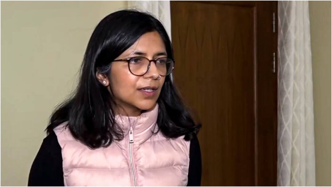 delhi cm oath swati maliwal reacts as AAP ex cm atishi did not attend swearing in ceremony Delhi CM Oath: दिल्ली CM रेखा गुप्ता के शपथ ग्रहण में नहीं पहुंचीं आतिशी तो बोलीं स्वाति मालीवाल, 'राजनीति...'