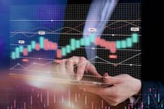 Share Market : शेअर बाजारात स्मॉल कॅप, मिड कॅप स्टॉक्समध्ये तेजी, FPI नं रणनीती बदलली, गुंतवणूकदारांना दिलासा