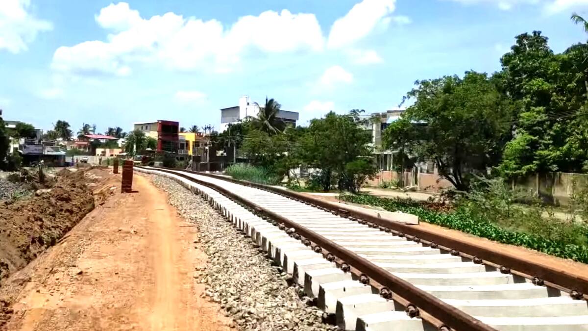 இனி சனீஸ்வர பகவானை எளிதில் தரிசிக்கலாம் - விரைவில் ரயில் போக்குவரத்து தொடக்கம்....!