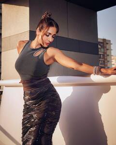 परी म्हणू की सुंदरा... बॉलिवूडची स्लीमगर्ल मलायका अरोराचा ग्लॅम लूक!