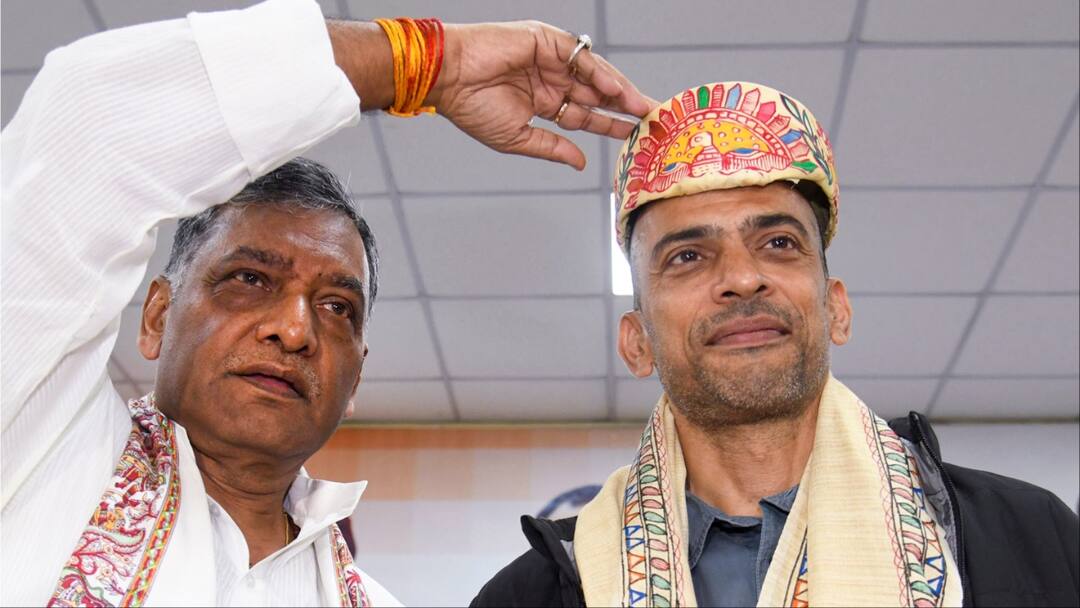 Bihar Politics: बिहार कांग्रेस प्रभारी अल्लावरु की पार्टी नेताओं को वार्निंग, कहा- 'गुटबाजी करने वालों को...' Bihar Congress in charge Krishna Allavaru Says those indulging in factionalism should be thrown out Bihar Politics: बिहार कांग्रेस प्रभारी अल्लावरु की पार्टी नेताओं को वार्निंग, कहा- 'गुटबाजी करने वालों को...'