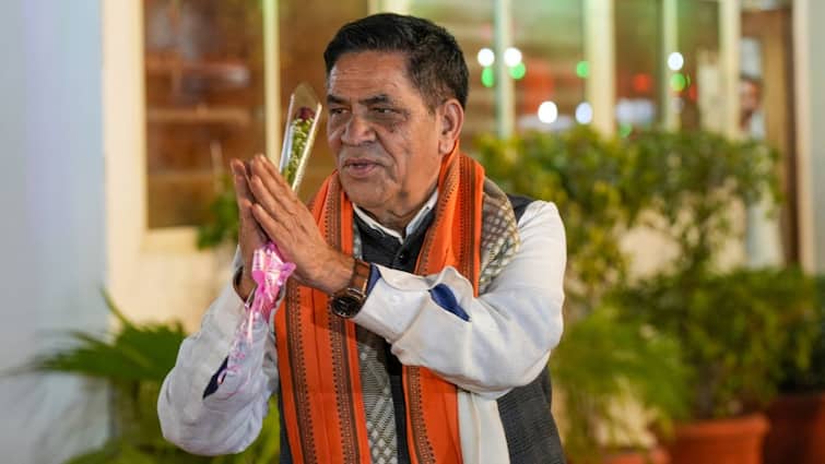 Mohan Singh Bisht reacted on rumours of Deputy Speaker in Delhi Legislative Assembly Delhi: डिप्टी स्पीकर पद को लेकर मोहन सिंह बिष्ट का बड़ा बयान, 'जब पता लगेगा तो वे...'