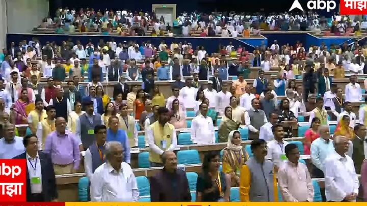 साहित्य संमेलनाची सुरुवात महाराष्ट्र गीताने तर संमेनलाच्या कार्यक्रमाचा समारोप पसायदान म्हणून झाला. विशेष म्हणजे काश्मीर कन्या शमिमा अख्तरने या साहित्य संमेलनात सर्वांची मनं जिंकली