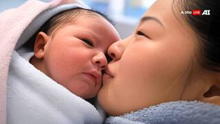 मां का दूध पीते ही तुरंत पॉटी कर देता है बच्चा तो क्या करें, जानें ये कितना खतरनाक