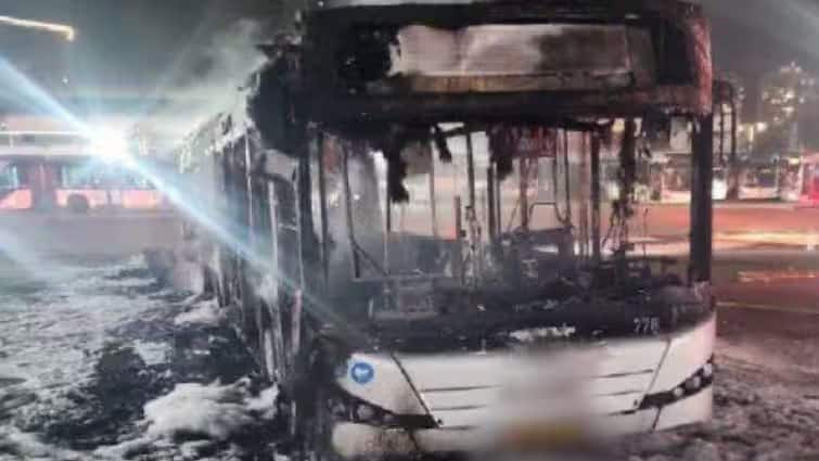 explosions-in-several-buses-one-after-another-in-israel-police-said-it-was-a-major-terrorist-attack Israel: ઇઝરાયલમાં એક બાદ એક અનેક બસોમાં વિસ્ફોટ, પોલીસે કહ્યું - મોટો આતંકવાદી હુમલો