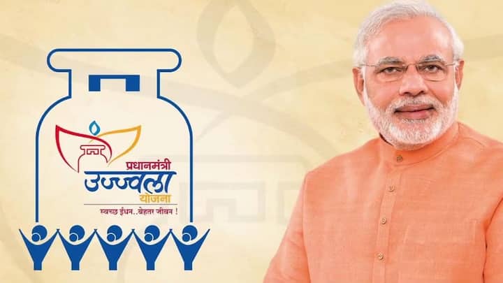 भारत सरकार इसके लिए उज्ज्वला योजना चलाती है. जिससे गरीब जरूरतमंद महिलाओं को मुफ्त गैस कनेक्शन दिए जाते है. देश की करोड़ों महिलाओं को अब तक इस योजना के तहत लाभ मिल चुका है.