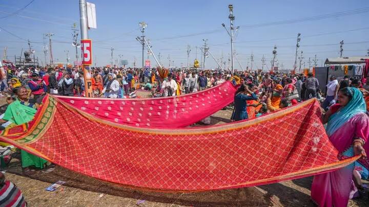 प्रयागराज येथे गंगा आणि यमुना नदीच्या संगमावर गेल्या काही दिवसांमध्ये कोट्यवधी लोकांनी महाकुंभात पवित्र स्नान केलं आहे. पण, ज्या पाण्यात कोट्यवधी लोकांनी पवित्र स्नान केलं, त्याच पाण्यासंदर्भात एक धक्कादायक अहवाल समोर आला आहे.