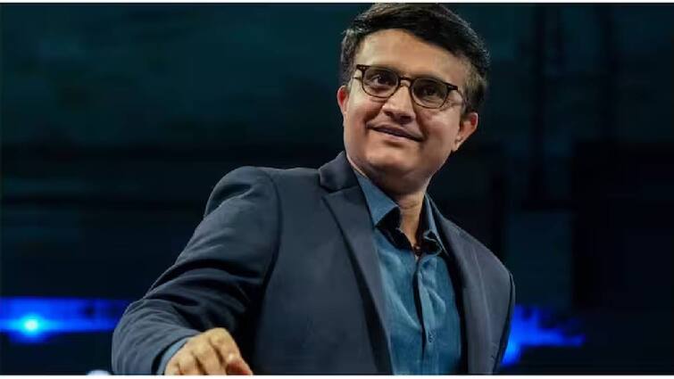 Sourav Ganguly's Car Crashes On Durgapur Expressway In West Bengal வேகமாக வந்த லாரி! விபத்தில் சிக்கிய ரேஞ்ச் ரோவர் கார்! கங்குலிக்கு என்னாச்சு? எப்படி இருக்கிறார்?