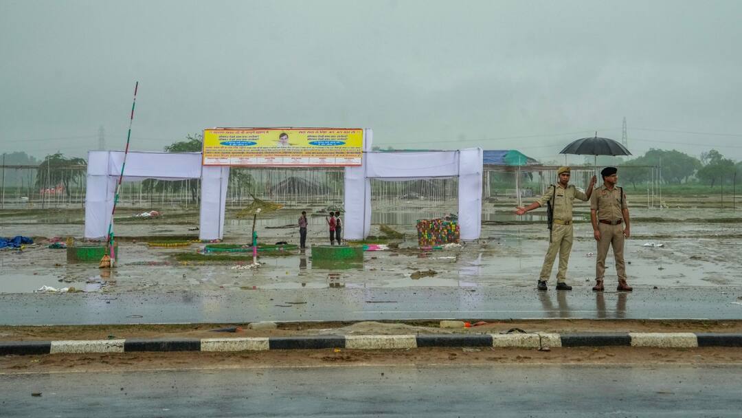 Hathras stampede Judicial commission report give Bhole Baba gets clean chit in 121 deaths हाथरस भगदड़ मामले में न्यायिक आयोग की रिपोर्ट आई, सूत्रों का दावा- भोले बाबा को क्लीन चिट