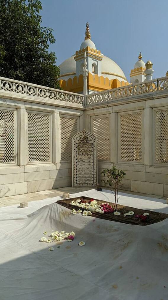 महाराष्ट्र में कहां है औरंगजेब की कब्र?