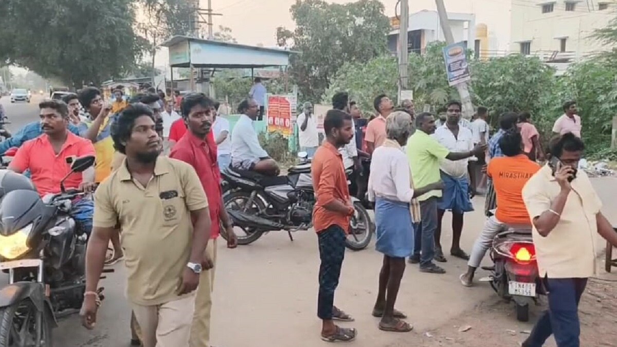 பிளக்சை மாற்ற முயன்ற புது மாப்பிள்ளைக்கு நேர்ந்த சோகம்