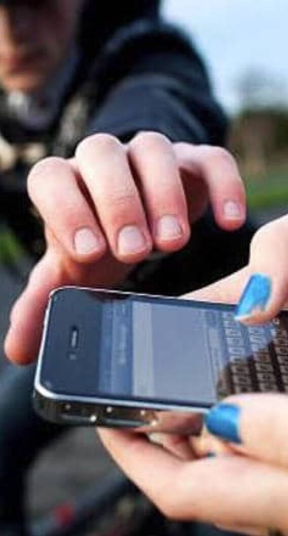 ऑपरेशन Track Back क्या है ? किस तरह पुलिस ने ढूंढे 305 चोरी के फोन