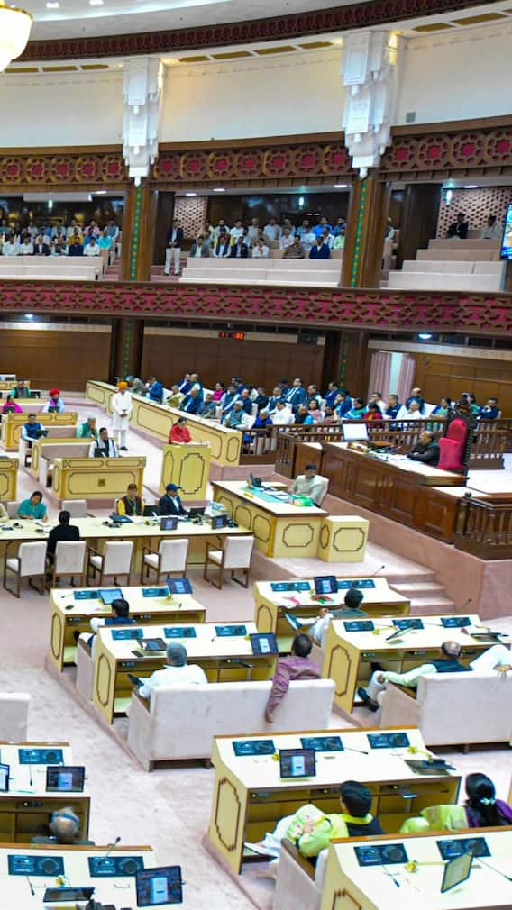 कितनी भाषाएं बोलती थीं इंदिरा गांधी?