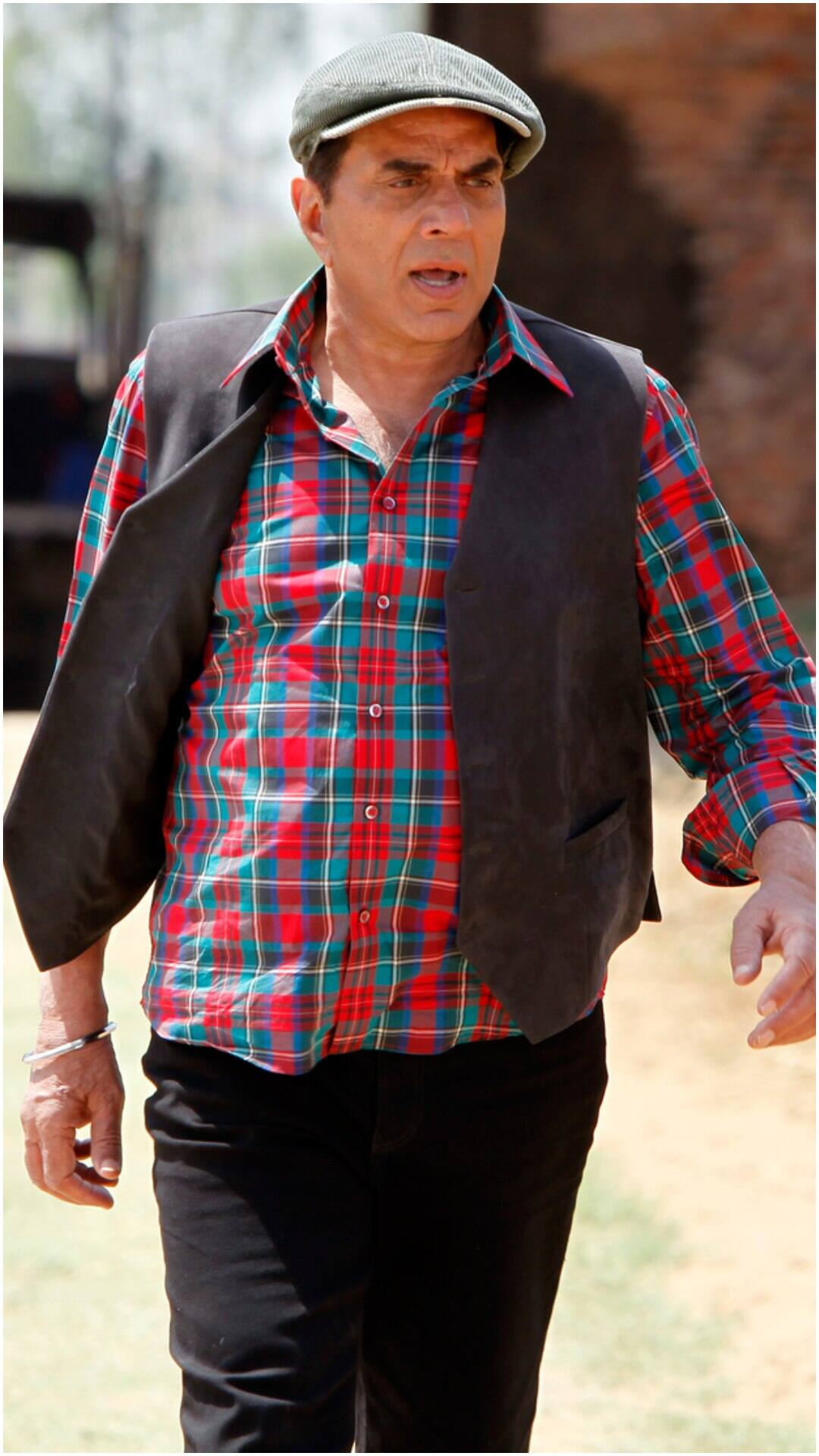 फिल्म के सेट पर शराब पी रहे थे धर्मेंद्र, रंगे हाथों पकड़ा था इस एक्ट्रेस ने