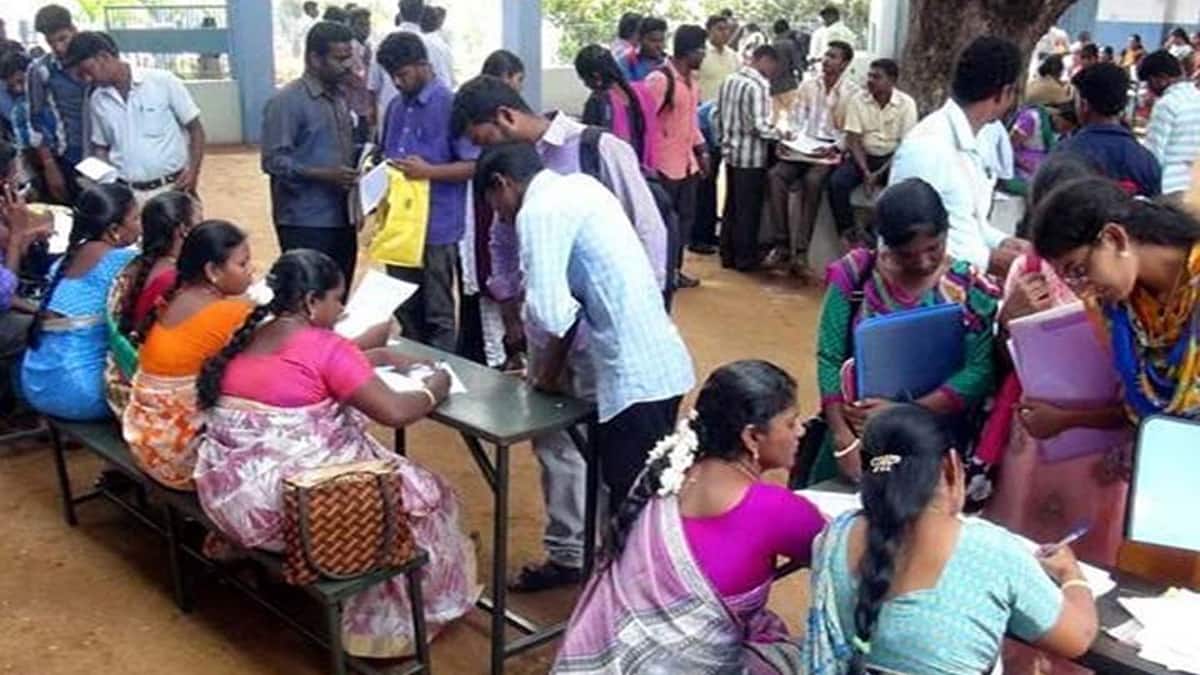 இளைஞர்களே வேலை தேடுபவரா நீங்கள்? தமிழக அரசு ஏற்படுத்தி தரும் மிகப்பெரிய வாய்ப்பு இதோ.!