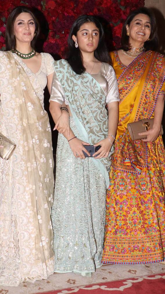 आदर जैन की शादी में सज-धजकर बेटी रिद्धिमा और नातिन संग पहुंचीं नीतू कपूर, समारा ने लूट ली महफिल