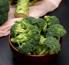 ਜਲਦੀ ਭਾਰ ਘਟਾਉਣਾ ਹੈ ਤਾਂ ਖਾਣੀ ਸ਼ੁਰੂ ਕਰੋ ਇਹ ਹਰੀ ਸਬਜ਼ੀ, ਸਰੀਰ ਨੂੰ ਮਿਲਣਗੇ ਕਈ ਹੋਰ ਫਾਇਦੇ