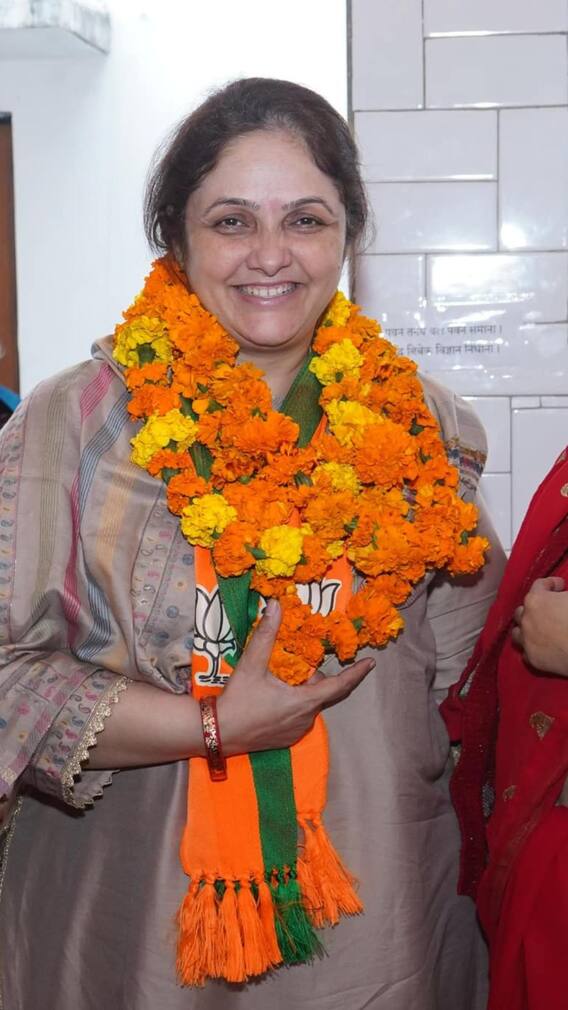 मां विधायक, पिता रहे मंत्री, सियासी घराने से हैं प्रवेश वर्मा की पत्नी