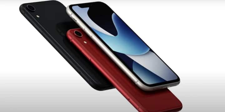 आपकी जानकारी के लिए बता दें कि iPhone 16e को Apple ने ब्लैक और व्हाइट जैसे दो रंगों में बाजार में उतारा है. वहीं, iPhone 16 का बेस मॉडल पांच रंगों में आता है, जिनमें अल्ट्रामरीन, टील, पिंक, ब्लैक और व्हाइट शामिल हैं.