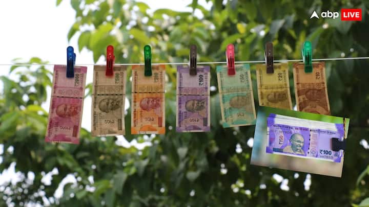 आज के वक्त पैसा हर इंसान की जरूरत है. पैसों के लिए ही लोग इतनी मेहनत करते हैं. लेकिन क्या आप ये जानते हैं कि अगर आप नकली नोट किसी को देंगे, तो इसकी क्या सजा मिलेगी? आज हम आपको इसके बारे में बताएंगे.