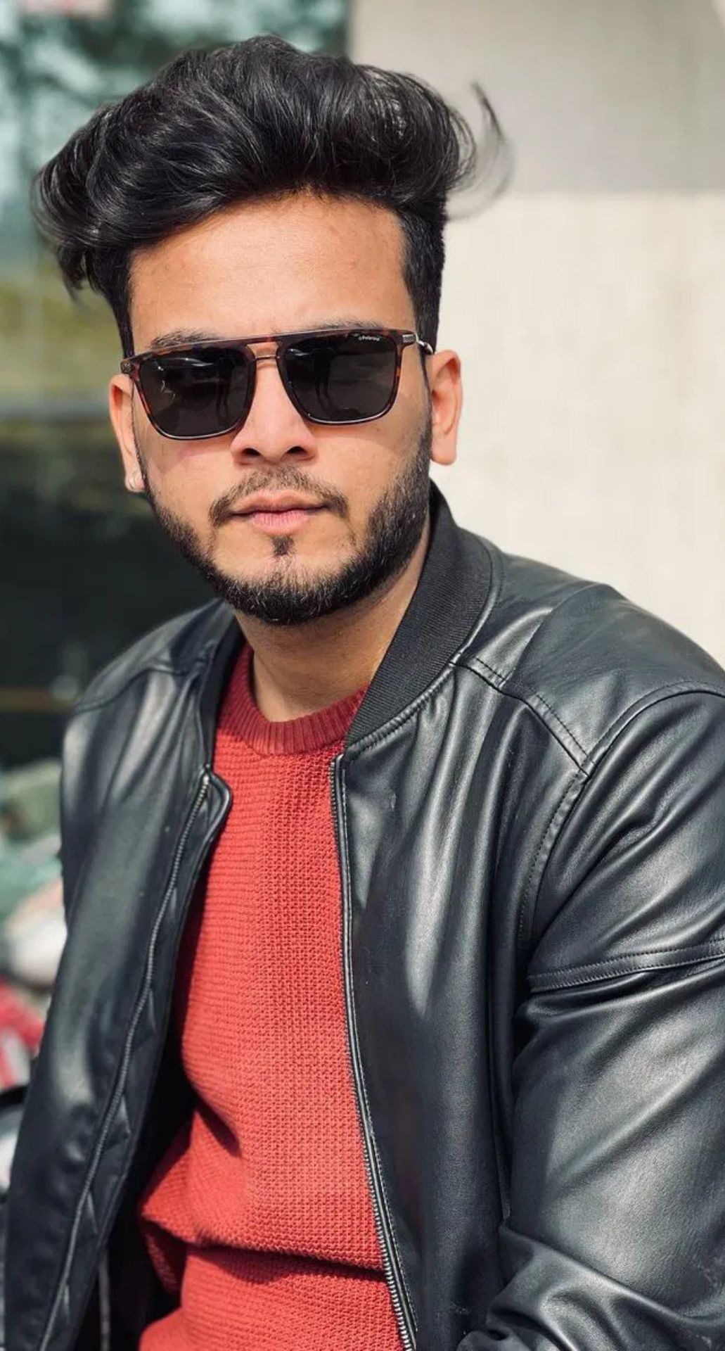 एल्विश हमेशा से किसी न किसी वजह से सुर्खियों में बने रहते हैं. एल्विश कई सारी कॉन्ट्रोवर्सी का भी पार्ट रह चुके हैं.