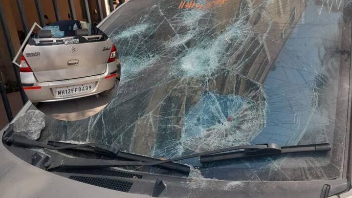 शुक्रवारी मध्यरात्री वडगाव शेरी परिसरात दहा ते बारा जणांच्या टोळक्याने पुन्हा वाहनांची तोडफोड करत नासधूस केली.