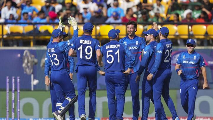 इंग्लैंड ने 2025 में रिकॉर्ड ध्वस्त किया है, लेकिन इससे पहले उसने 2009 में दक्षिण अफ्रीका के खिलाफ 323 रनों का स्कोर भी खड़ा किया हुआ है.