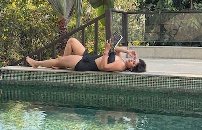 Karishma Sharma Photo: ટીવી ઈન્ડસ્ટ્રીથી બોલિવૂડ સુધીની સફર કરનાર કરિશ્મા શર્મા પોતાની બોલ્ડનેસ માટે જાણીતી છે. કરિશ્મા શર્મા સોશિયલ મીડિયા પર ખુબ એક્ટિવ રહે છે	.