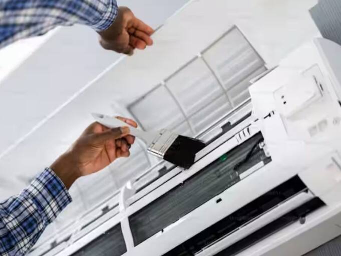 જ્યારે 1.5 ટનનું AC 18,000 BTU ગરમીને બહાર કાઢી શકે છે. 2 ટનનું AC 24,000 BTU ગરમી દૂર કરવામાં સક્ષમ છે. એટલે કે, વધુ ટન, ઝડપી અને વધુ ઠંડક પ્રદાન કરે છે.