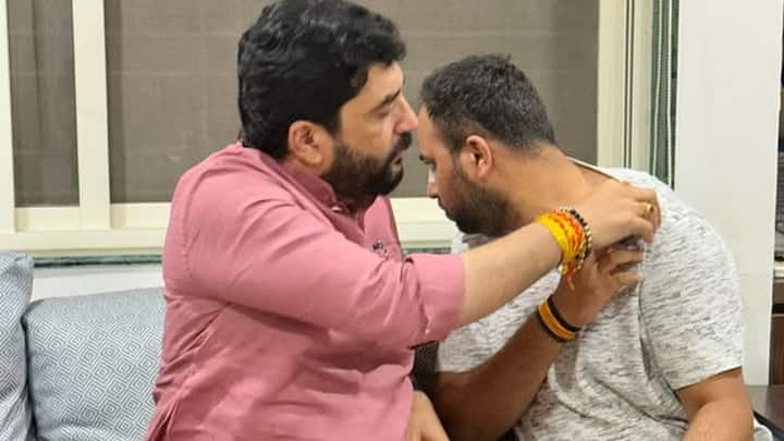 शिवजयंतीनिमित्त काढण्यात आलेल्या मिरवणुकीतून दुचाकी काढण्याचा प्रयत्न करत असताना वाद झाला आणि देवेंद्र जोग या तरुणाला मारहाण करण्यात आली. या प्रकरणी पोलिसांनी गुन्हा दाखल केला असून आत्तापर्यंत तीन जणांना पोलिसांनी ताब्यात घेतलं आहे.