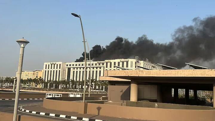Mumbai Rooftop Restaurant Fire accident near Airport All Rescued ரூப்டாப் ரெஸ்டாரண்டில் திடீர் தீ விபத்து.. கஸ்டமர்களின் நிலை என்ன?