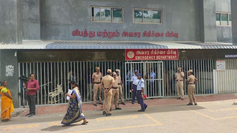 Salem Sexual harassment of a female employee of a government hospital Police investigation tnn ”ஒத்துழைப்பு கொடு” அரசு மருத்துவமனை பெண் பணியாளருக்கு பாலியல் தொல்லை... போலீசார் விசாரணை.