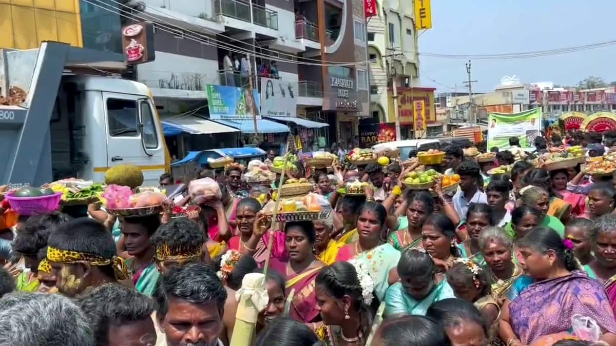 பழனியில் வள்ளிக்கு தாய் வீட்டு சீதனம்.. பக்தர்களை கவர்ந்த  குறவர் இன மக்கள்..!