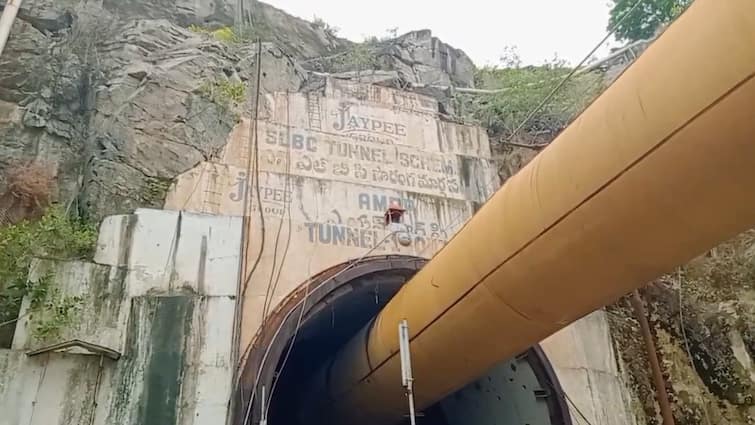 Telangana Tunnel Accident: SCCL Team Joins Rescue Ops At Srisailam As Several Workers Feared Trapped Telangana Tunnel Accident: SCCL Team Joins Rescue Ops At Srisailam As Several Workers Feared Trapped