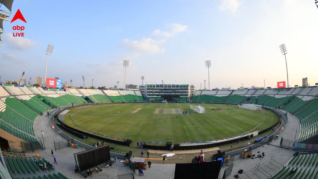Champions Trophy 2025 indian national anthem played at gaddafi stadium lahore AUS vs ENG Champions Trophy 2025: লাহৌরে ইংল্যান্ড-অস্ট্রেলিয়া ম্যাচে অজ়িদের জাতীয় সঙ্গীতের বদলে বেজে উঠল জনগণমন