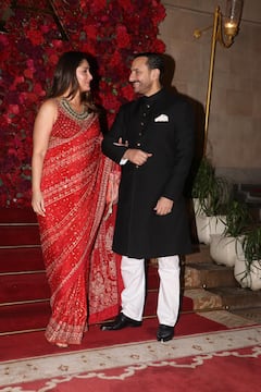 Saif Ali Khan And Kareena Kapoor Make First Public Appearance Together After Knife Attack, See Pics