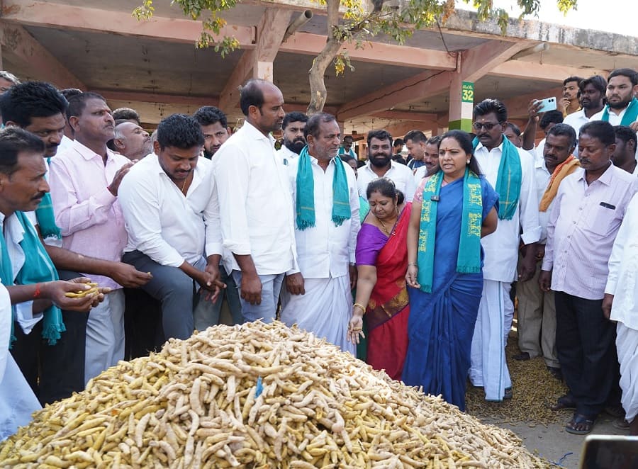 BRS MLC Kavitha: రేవంత్ రెడ్డి జుట్టు ఏపీ సీఎం చంద్రబాబు చేతిలో ఉంది - ఎమ్మెల్సీ కవిత సంచలన వ్యాఖ్యలు