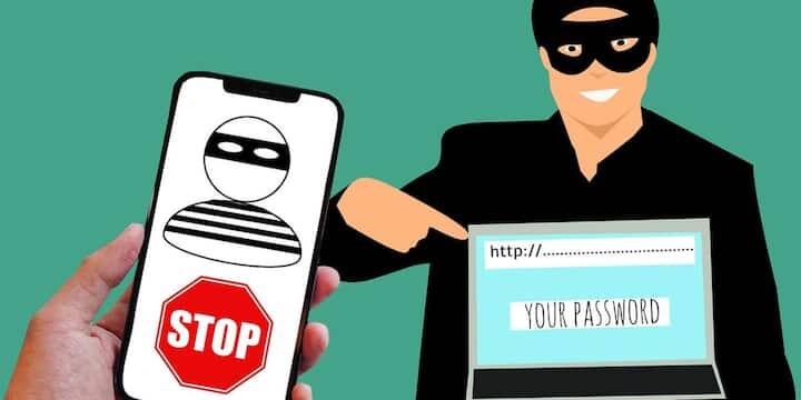 5. અજાણી લિંક્સ પર ક્લિક કરવાનું ટાળો: જો તમને અજાણ્યા નંબરો પરથી મેસેજ અથવા ઈમેઈલમાં કોઈ શંકાસ્પદ લિંક મળે તો તેને વિચાર્યા વગર ક્લિક કરશો નહીં. સાયબર ગુનેગારો ફિશિંગ હુમલા દ્વારા તમારી વ્યક્તિગત માહિતી ચોરી કરવાનો પ્રયાસ કરી શકે છે.